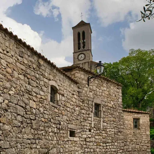 Fuvest 2025: “A ilustre casa de Ramires” contrapõe auge e decadência da monarquia portuguesa