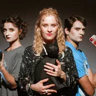 "Raganas" - Dainas Tabūnas romāna skatuves versija Marta Elīna Martinsone iestudējumā