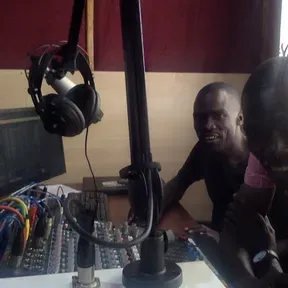 VOG FM LIRA