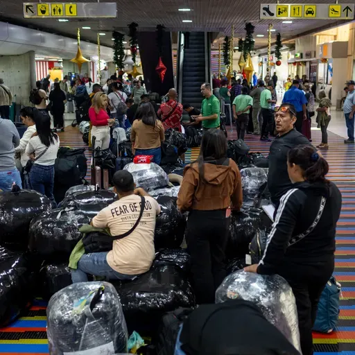 ¿Qué pueden reclamar los pasajeros que se han quedado en tierra por la cancelación de vuelos con Venezuela?