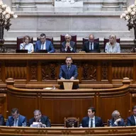 Diferenças entre promessas e o programa de Governo