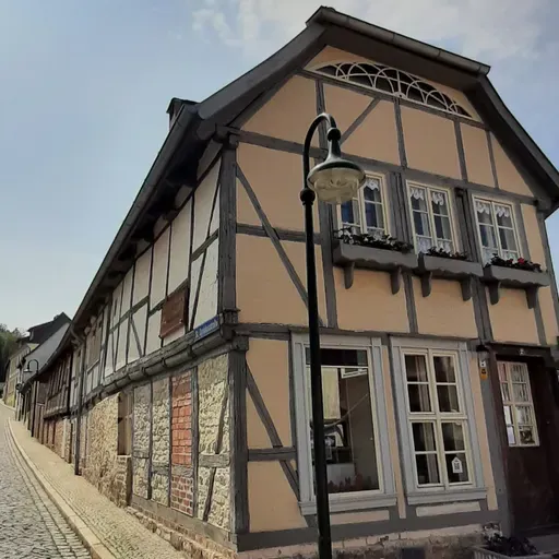 Alte Elementarschule (Gernrode, FrauenOrt Nr. 35)