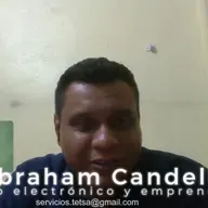 Abraham Candelaria, Ingeniero Electrónico, en plática con el inge.