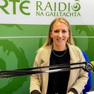 Caoimhe Ní Chonchoille ó sheomra na nuachta.