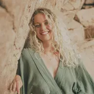 From PMS to Power: Embracing Your Cycle for Health, Flow, and Creativity with Iris Josephina