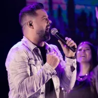 Pr Davi Passamani "Quem te esconde te promove"