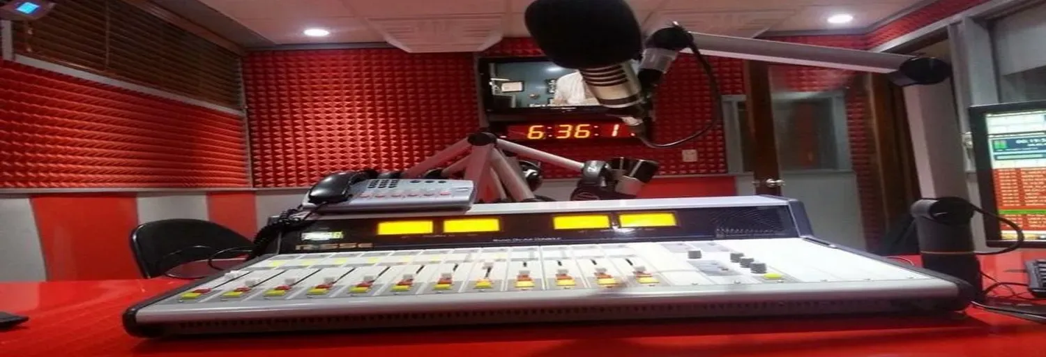 LA METISA247.FM