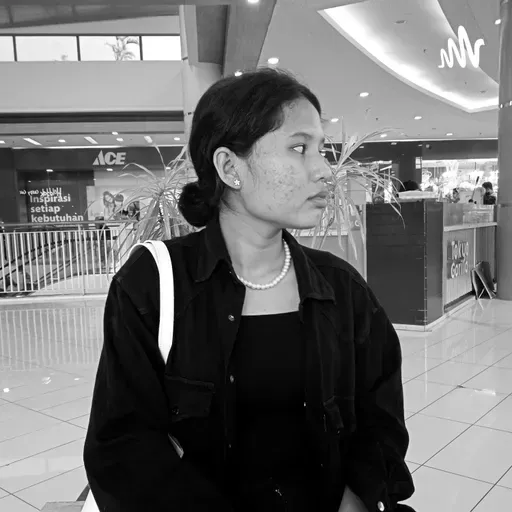 Lagian mereka siapa?