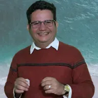 De la Bolsa del Súper a la Cúspide del Árbol - Bad Bunny