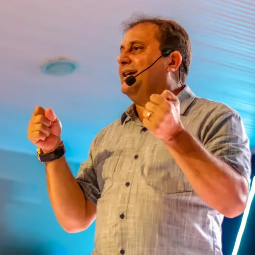 TEM QUE CRER PARA VER