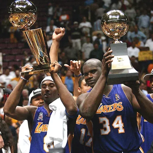 Na Era do Garrafão #54 Los Angeles Lakers de 2001/02