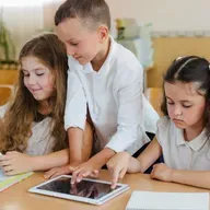 La Contratertulia: ¿La adolescencia dura hasta los 32 años?