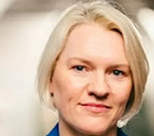 Mairéad Ní Mhaoilchiaráin ó Sheomra na Nuachta.