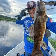 Alejandro Muñoz Patrocinios del Carpfishing, junto a Suso Vilar Artesano de cañas y Jaime Pacheco su viaje en Amanzonas