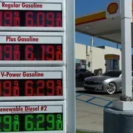 April 25, 2026 - As Americans worry about petrol prices, Trump's obsession with memorials to himself goes into overdrive