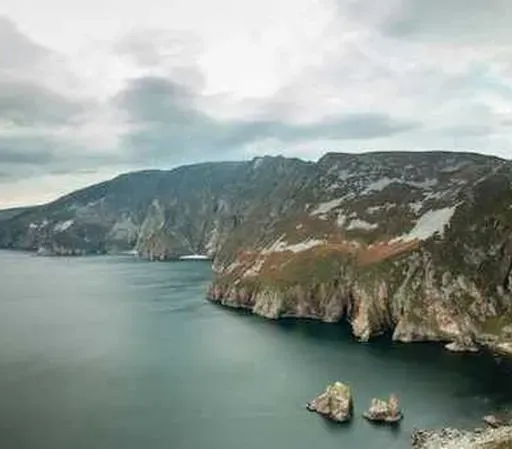 Francis Mac Fhionnghaile duine de bhunaitheoirí sliabhliagpeninsula.ie