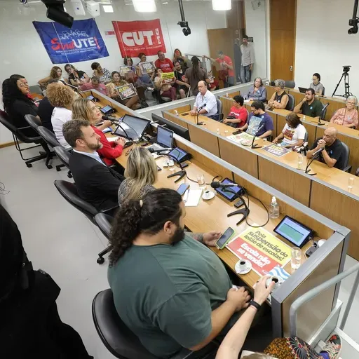 Educação quer 41,83% de recomposição salarial