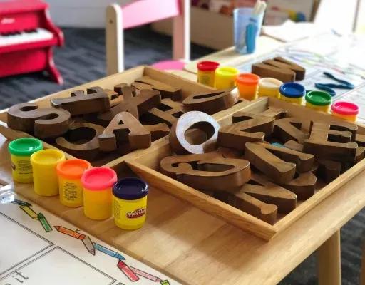 Vienotā skola pirmsskolā: kā sokas agrāk par "krievu bērnudārziem" dēvētajām iestādēm