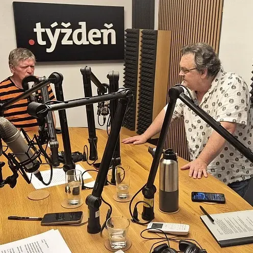 Týždeň s .týždňom: Prečo referendum nebol dobry nápad a o čom vypovedá Kaliňákova atrapa tehlového plota
