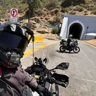 Aventura en Moto: La Ruta de los Siete Túneles