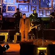 وقتی هنرمند، در برابر مردمش تعظیم می‌کند ۱۰۵