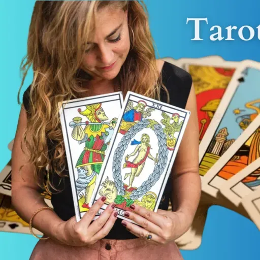 Tire las cartas a una tarotista, entrevista íntima a Clara abad, el tarot evolutivo y porqué dice, me enamoré del tarot