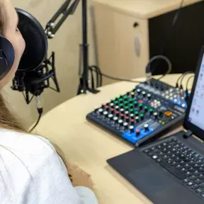 Emocion Radio