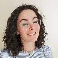 Póilín Nic Géidigh.