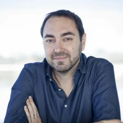 CLUB DE LECTURA T19C015 Nando López hace historia de la literatura española (21/12/2025)