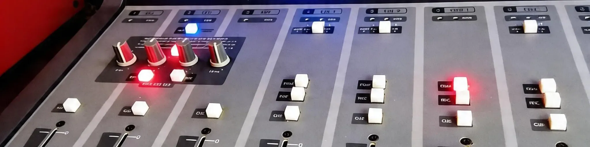 LA TRIDIMANIA INTERNACIONAL RADIO