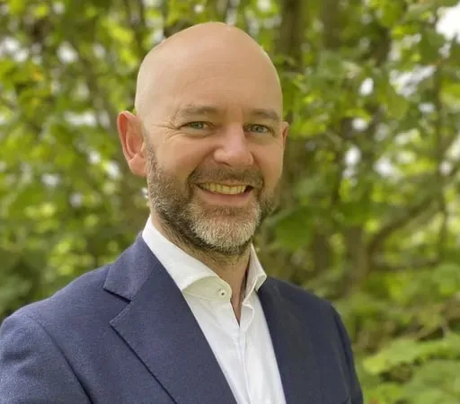 Cuan Ó Seireadáin, Eagraí Polaitíochta, RTÉ Raidió na Gaeltachta.