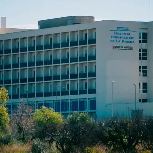 Muere una niña de seis años tras un tratamiento dental en Alzira y otra de cuatro permanece ingresada