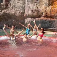 Aquópolis Cullera celebra sus 40 años con la reciente atracción MAGIC RACE y nuevos espacios de descanso