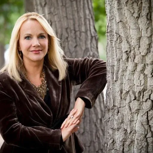 Ep. 1819 - The Good News with Angie Austin - Dr. Cheryl Lentz - Leadership /  Meredith Sprecher - WINTER-PROOF YOUR HOME /  Jessica Burnell - BIPARTISAN POLICY