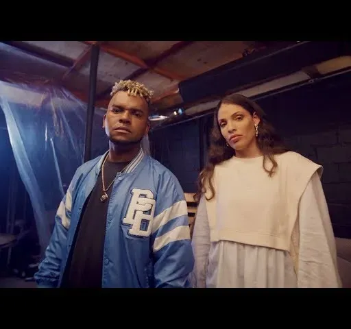 Redimi2 - Uhambe Nami (Video Oficial) feat Hennessy