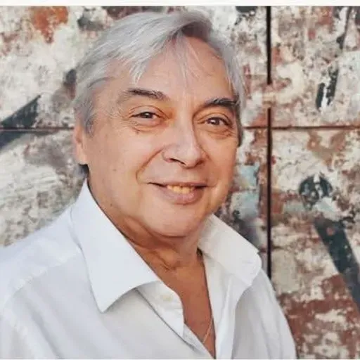 Pantallas y Escenarios -MARIO PERA OCHOA, vestuarista- "Desvanecimiento", teatro polaco - BCN Radio