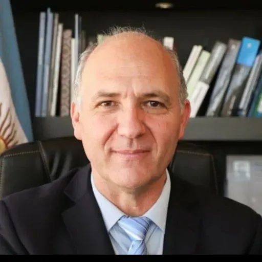 Guillermo Carmona:Críticas a Cornejo, sus propuestas de desarrollo, el fin del ítem aula y viviendas