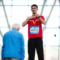 El atleta petrelense Juan Gabriel Brici, campeón de España sub 20 en pista cubierta