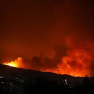 Militares del Tercio de la Armada de San Fernando, en el corazón de los incendios de Extremadura: "Hay que tener humanidad con los afectados"
