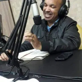 Rádio Alicerçada da grandeza de Deus