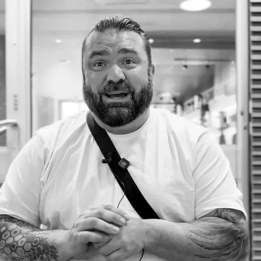 S2-22. Mozambik - Brett Michielin