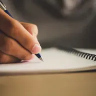 Turpināt mācīties pēc bērna piedzimšanas: ar kādiem izaicinājumiem jāsastopas