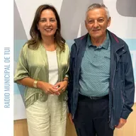 Ent. Sandra González, alcaldesa de Tomiño e Manuel Álvarez, homenaxeado no Acto Cívico |Festas do Alivio