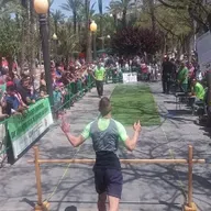 El 12 de abril vuelve la fiesta al Hort de la Cuerna con el Campeonato Mundial de Lanzamiento de hueso de dátil