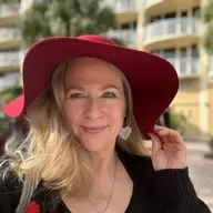 Beyond the Conscious Mind: Unlocking the 40 Million Bits of Power Inside You with Dr Tara Perry