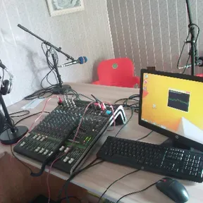 GLORY 90.2 FM