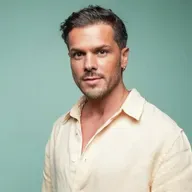 Mickael Carreira: “Com a dieta da ‘Men’s Health’, estou a fruta e gelatinas, mas depois de um concerto pedi bifanas e feijoada. Comi tudo”