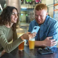 Sätze, die man besser nicht laut in sein Handy sagen sollte