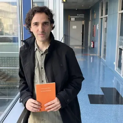 Documentar la vida: las fotografías de Gervasio Sánchez y el “Inventario doméstico” de Juan Luis Saldaña