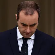 Francia nel caos, Lecornu si dimette